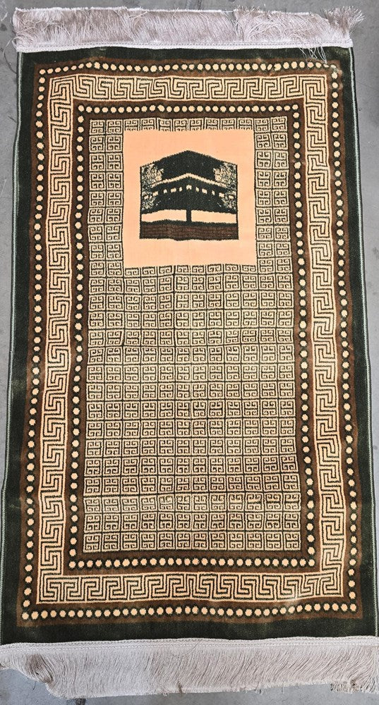 Plush Prayer Mat with Kaaba Motif (68 X 113cm)