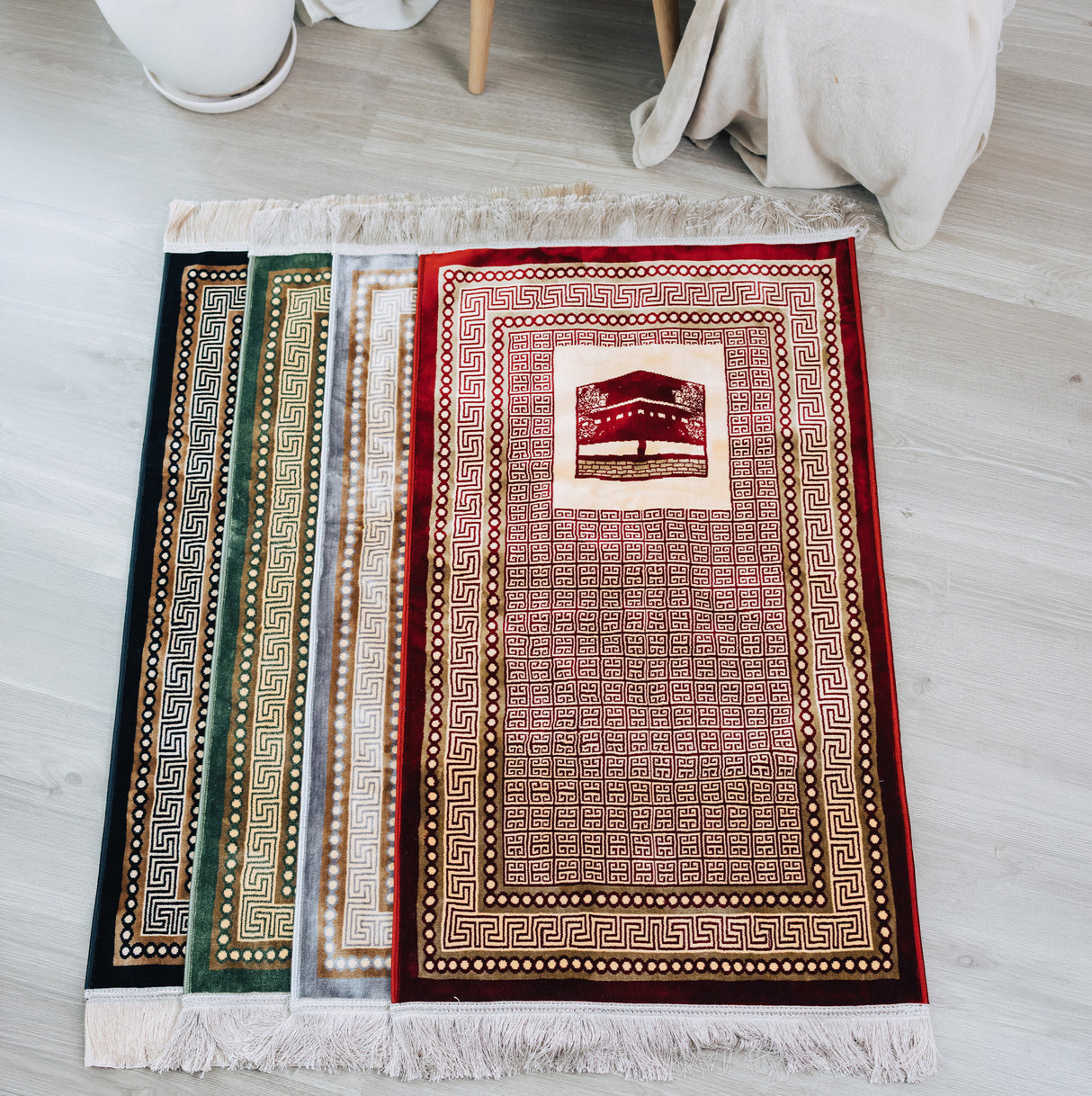Plush Prayer Mat with Kaaba Motif (68 X 113cm)