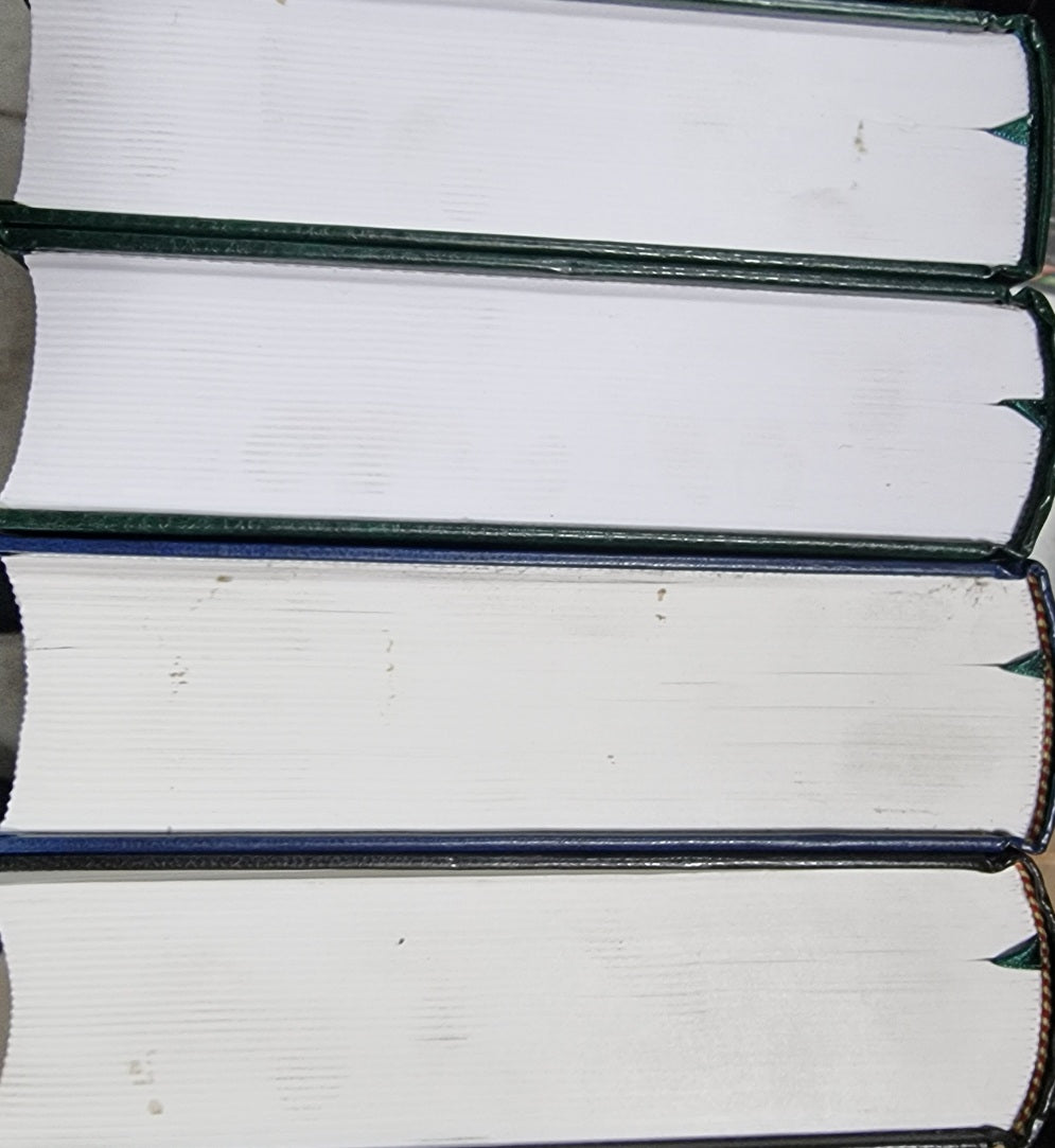 The Noble Quran Arabic/English Large (17x 24 CM) marks on the edge