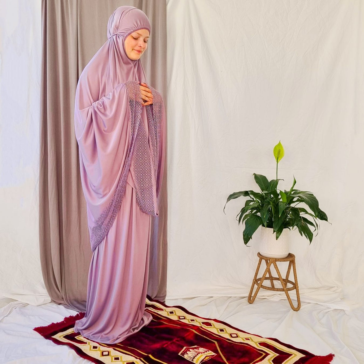 Elegant Prayer Clothes for Women with Lace - Purple
