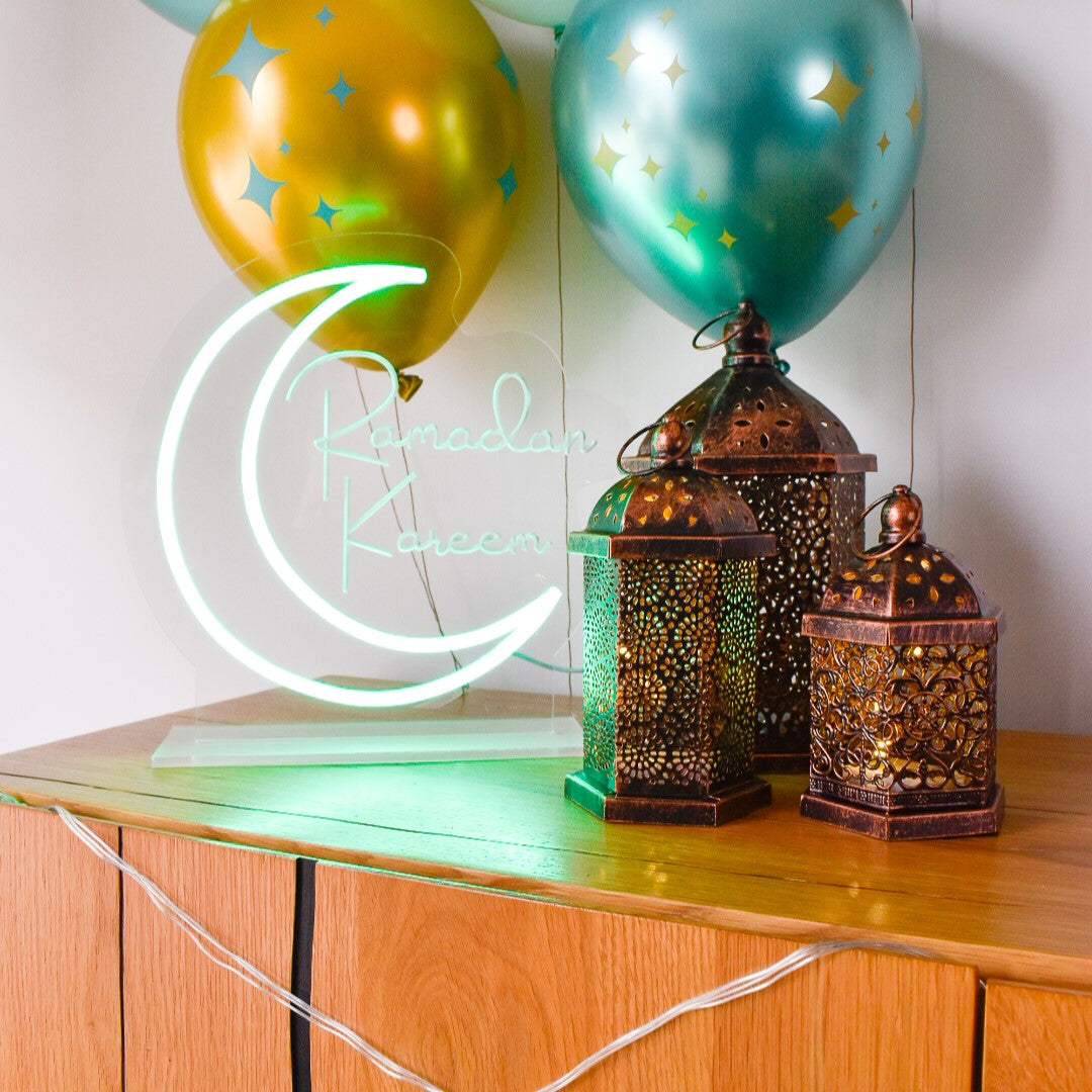 Table Sign (neon light) Ramadan Kareem