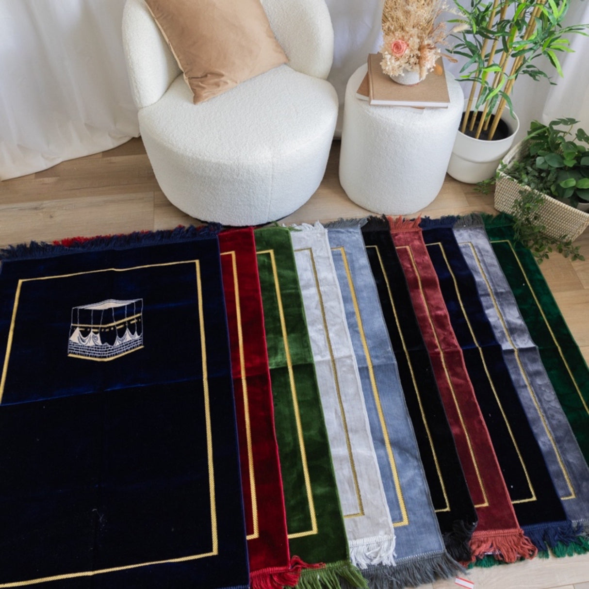 Premium Prayer Mat with Kaaba Motif (70 X 110cm)