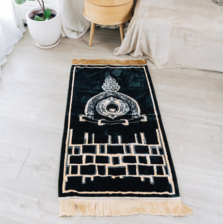 Prayer Mat with Kaaba black stone Motif (70 X 115cm)