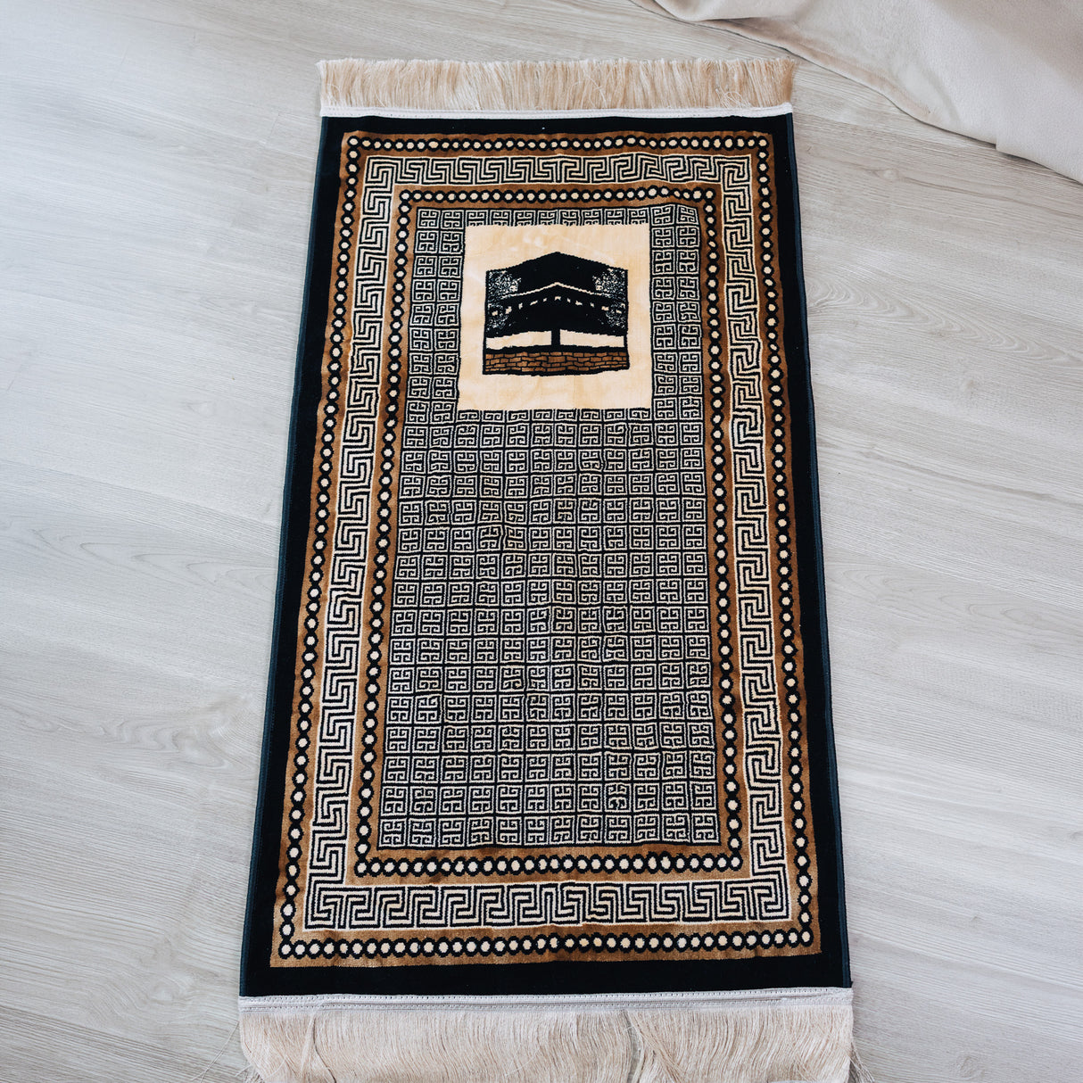 Plush Prayer Mat with Kaaba Motif (68 X 113cm)