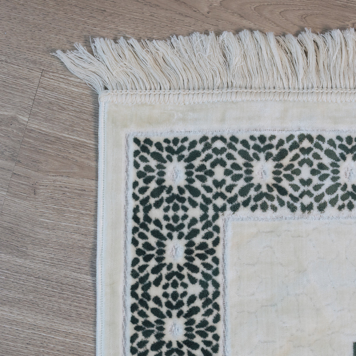 Kaaba Beautiful Pattern Prayer Mat (70x110cm)