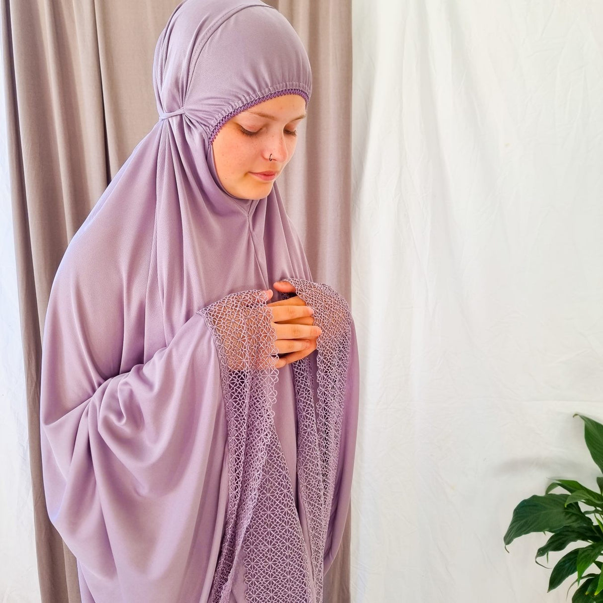 Elegant Prayer Clothes for Women with Lace - Purple